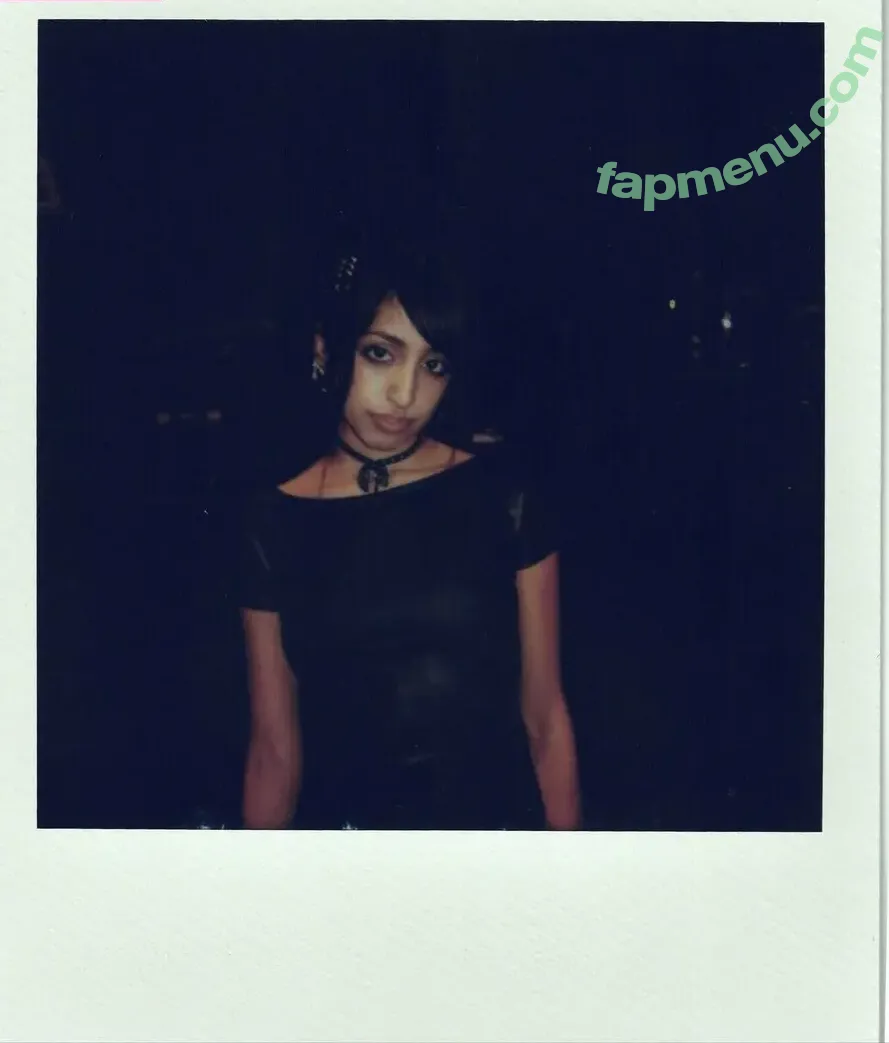 Aislinn Ritchie nude photo #0143 (Glixen / aislinnritchie)