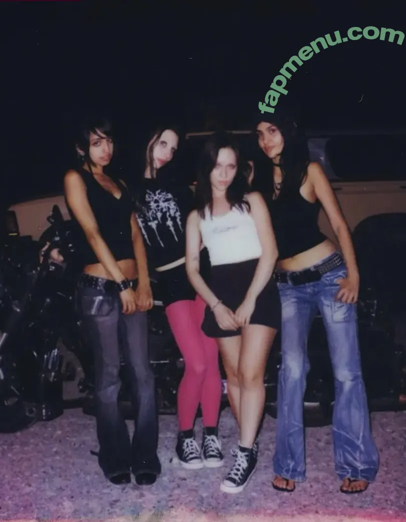 Aislinn Ritchie nude photo #0149 (Glixen / aislinnritchie)