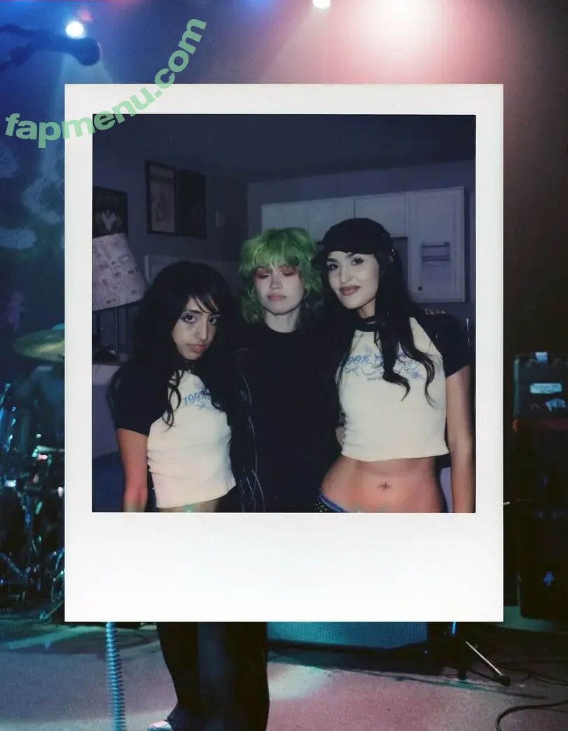 Aislinn Ritchie nude photo #0150 (Glixen / aislinnritchie)