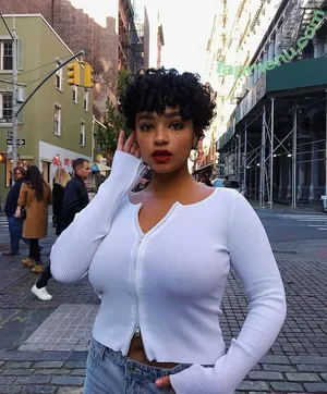 Aiyanaalewis nude photo #0005