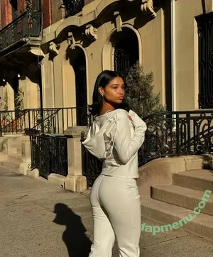 Aiyanaalewis nude photo #0009