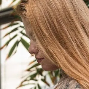 Aja Redhair page