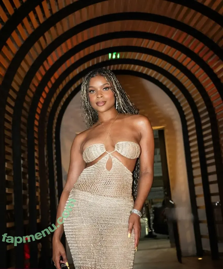 Ajiona Alexus nude photo #0004 (ajionaalexus)