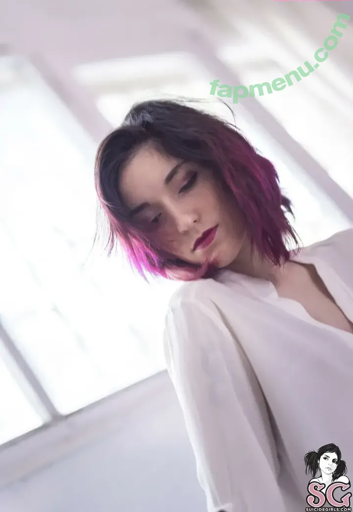Akari Reiko nude photo #0002 (Shiroku / akari_reiko / reiko.no.akari)