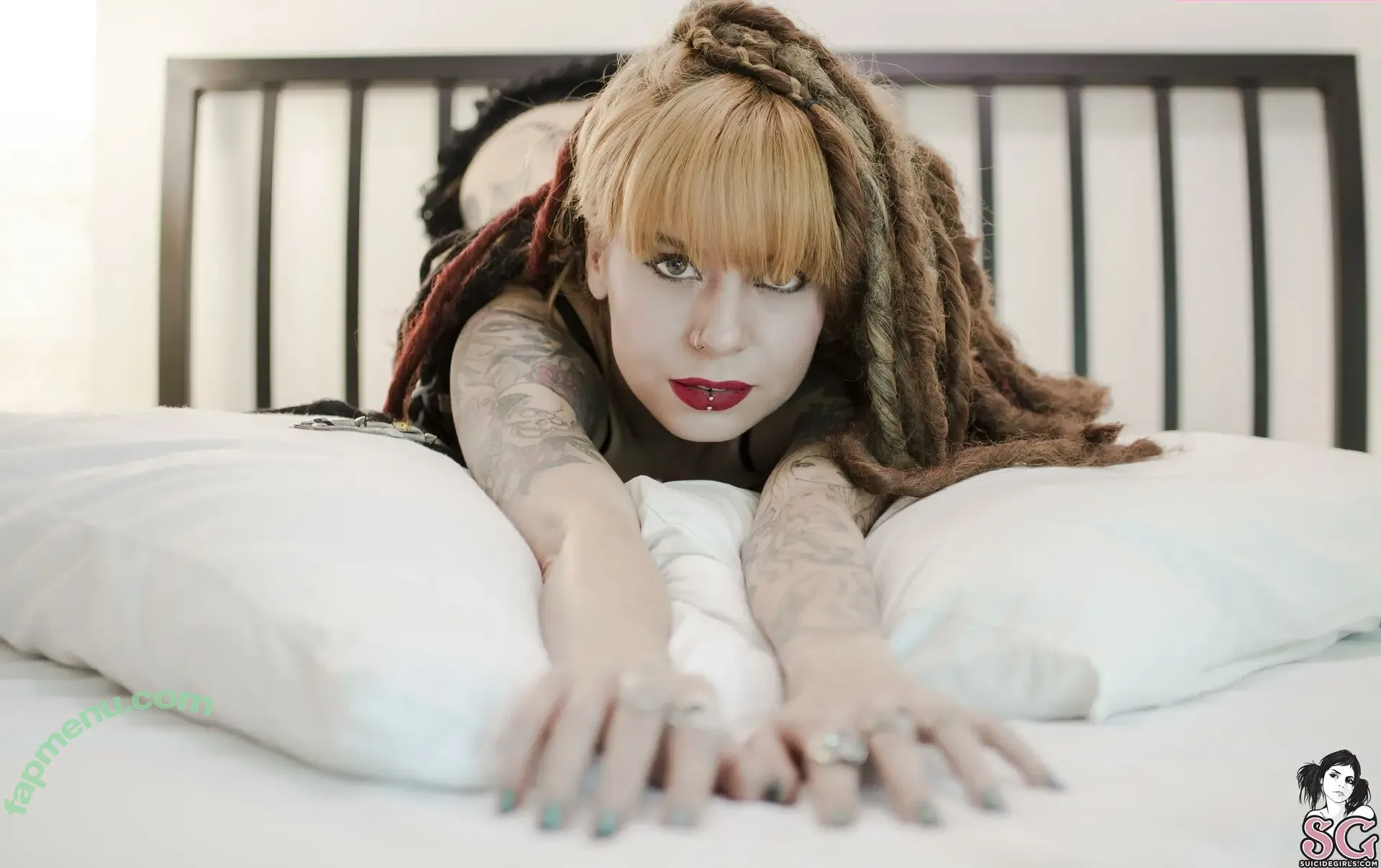 Akasha_lincourt nude photo #0019 (akashalioncourt)