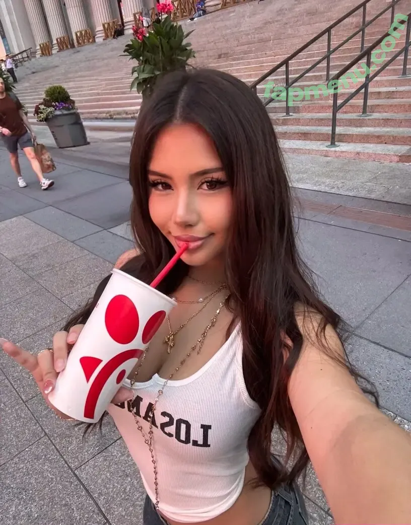 akayuwu nude photo #0011 (akawaifu / misskyliie / suchakylie)