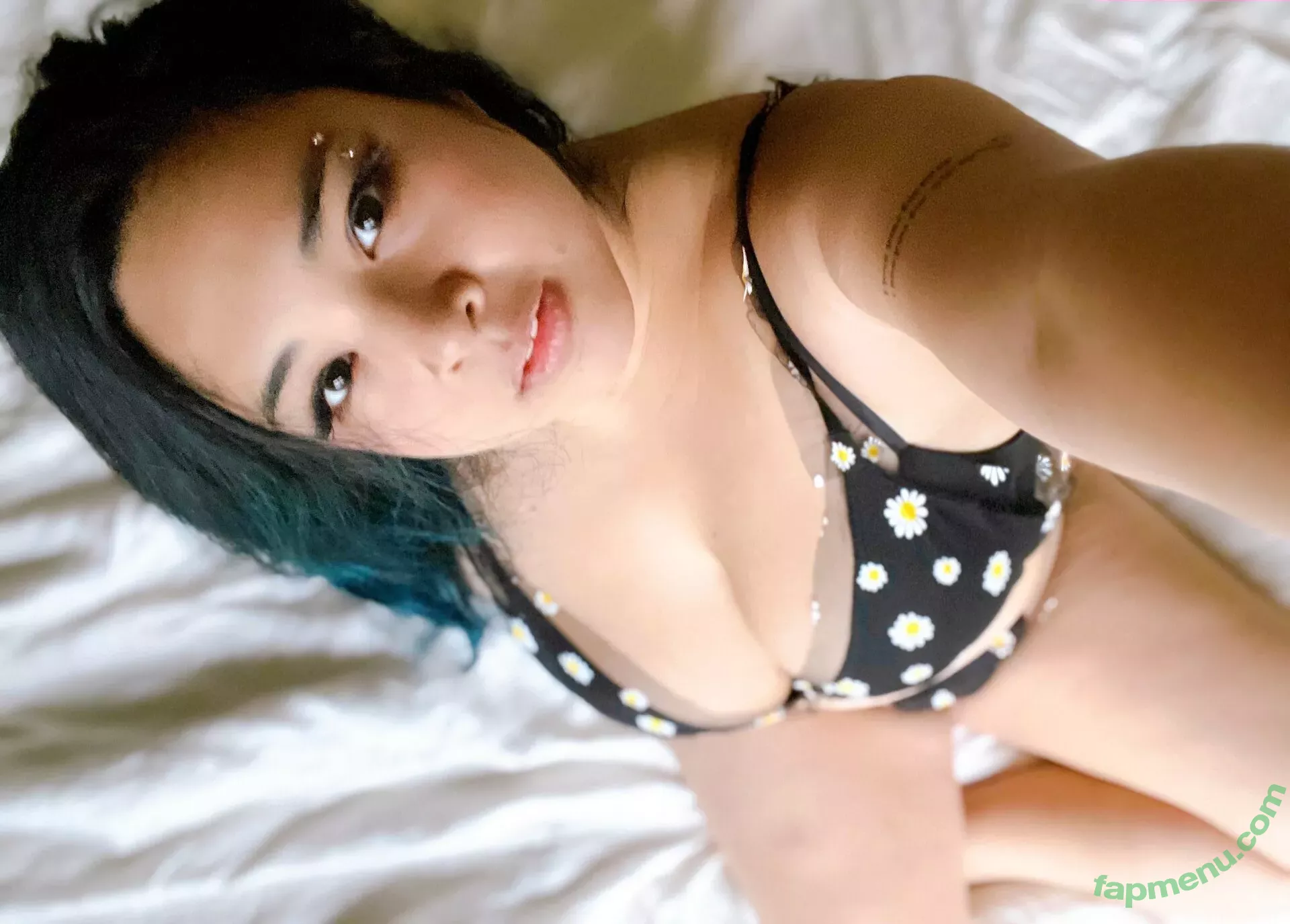 Akidearest nude photo #0050 (cutelilkitten)