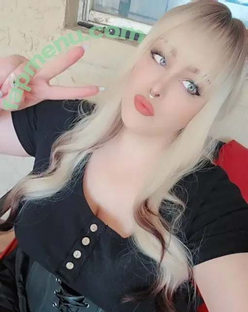 AkiFae nude photo #0003 (MissFayeCosplay / MissFayeFoxx / akifae_ / everybodylovesakia)