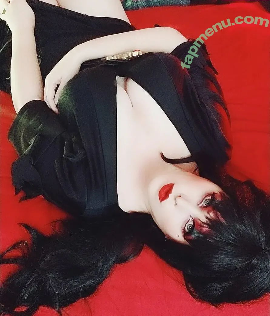 AkiFae nude photo #0005 (MissFayeCosplay / MissFayeFoxx / akifae_ / everybodylovesakia)