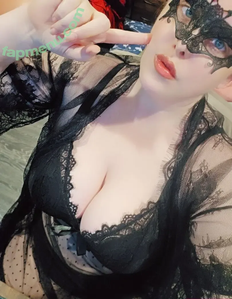 AkiFae nude photo #0008 (MissFayeCosplay / MissFayeFoxx / akifae_ / everybodylovesakia)