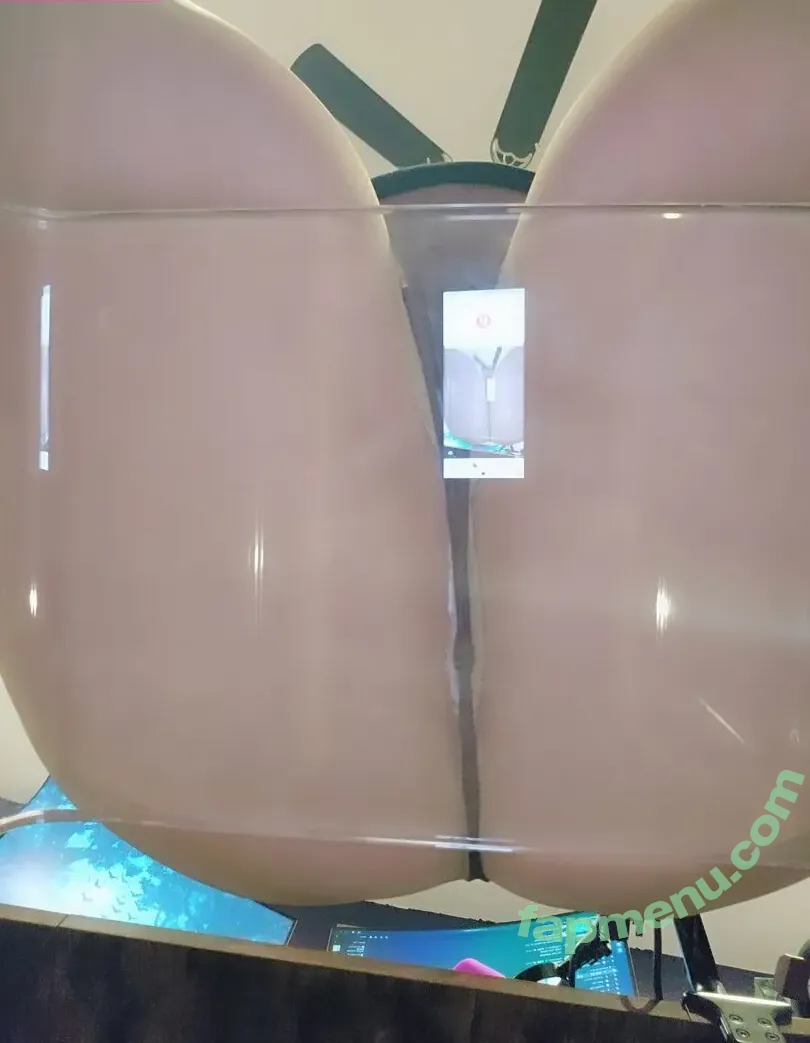 AkiFae nude photo #0012 (MissFayeCosplay / MissFayeFoxx / akifae_ / everybodylovesakia)