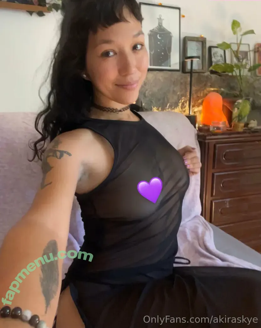 akiraskye nude photo #0005 (akira_siberian_buttsky)