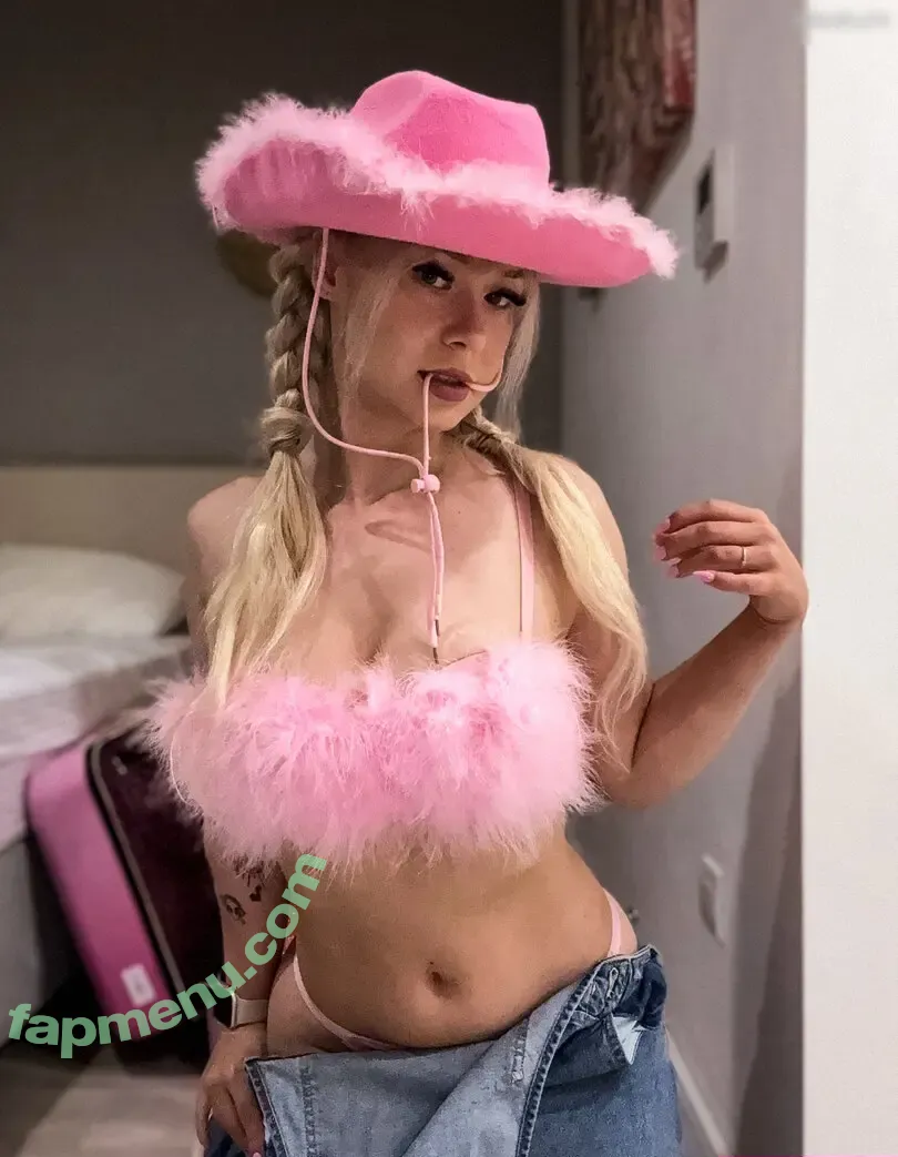 Akkcess nude photo #0002 (Akkcess)
