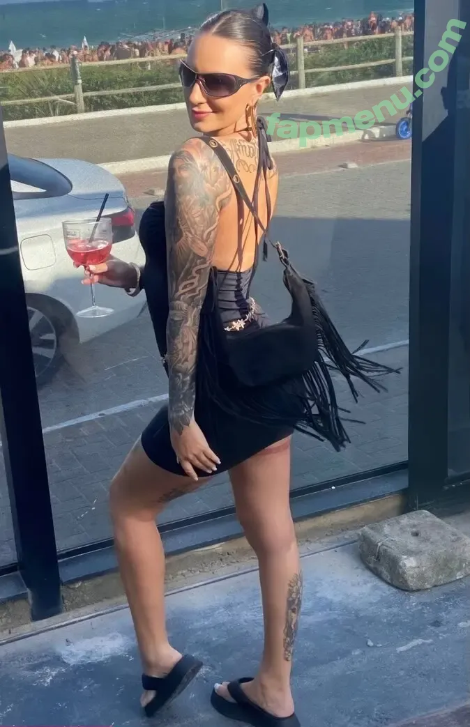 Al1n3 C3rv1 nude photo #0049 (catarin3ns3)