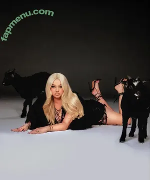 Alabama Barker / alabamaluellabarker nude photo #0005