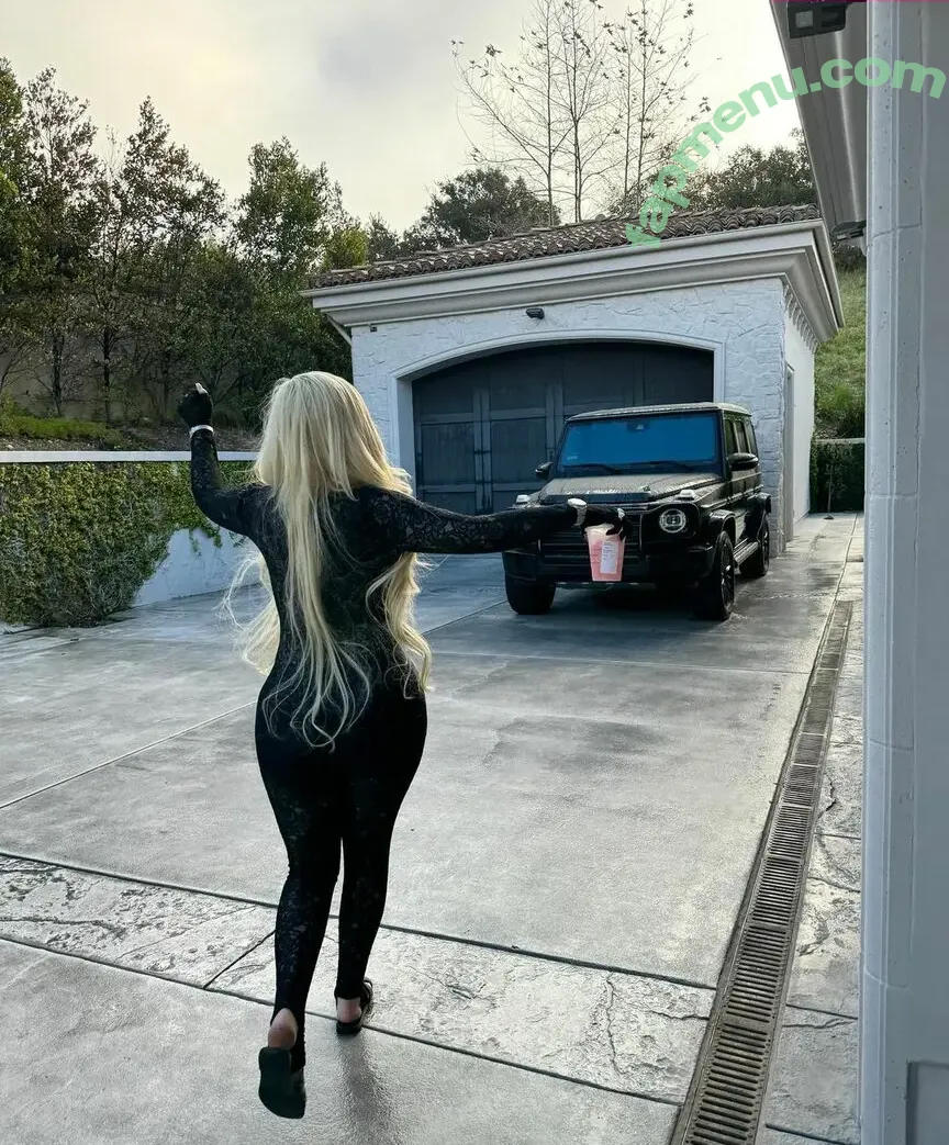 Alabama Barker nude photo #0016 (alabamaluellabarker)