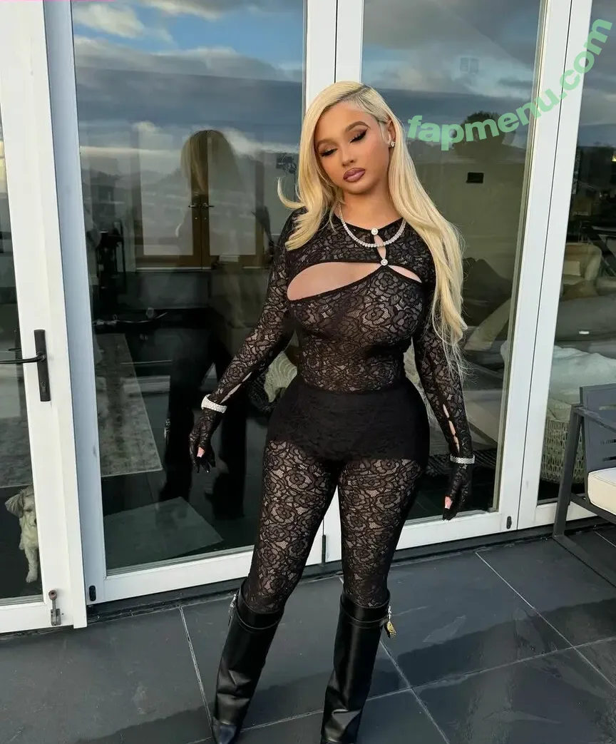 Alabama Barker nude photo #0019 (alabamaluellabarker)
