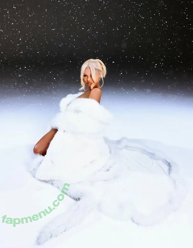 Alabama Barker nude photo #0362 (alabamaluellabarker)