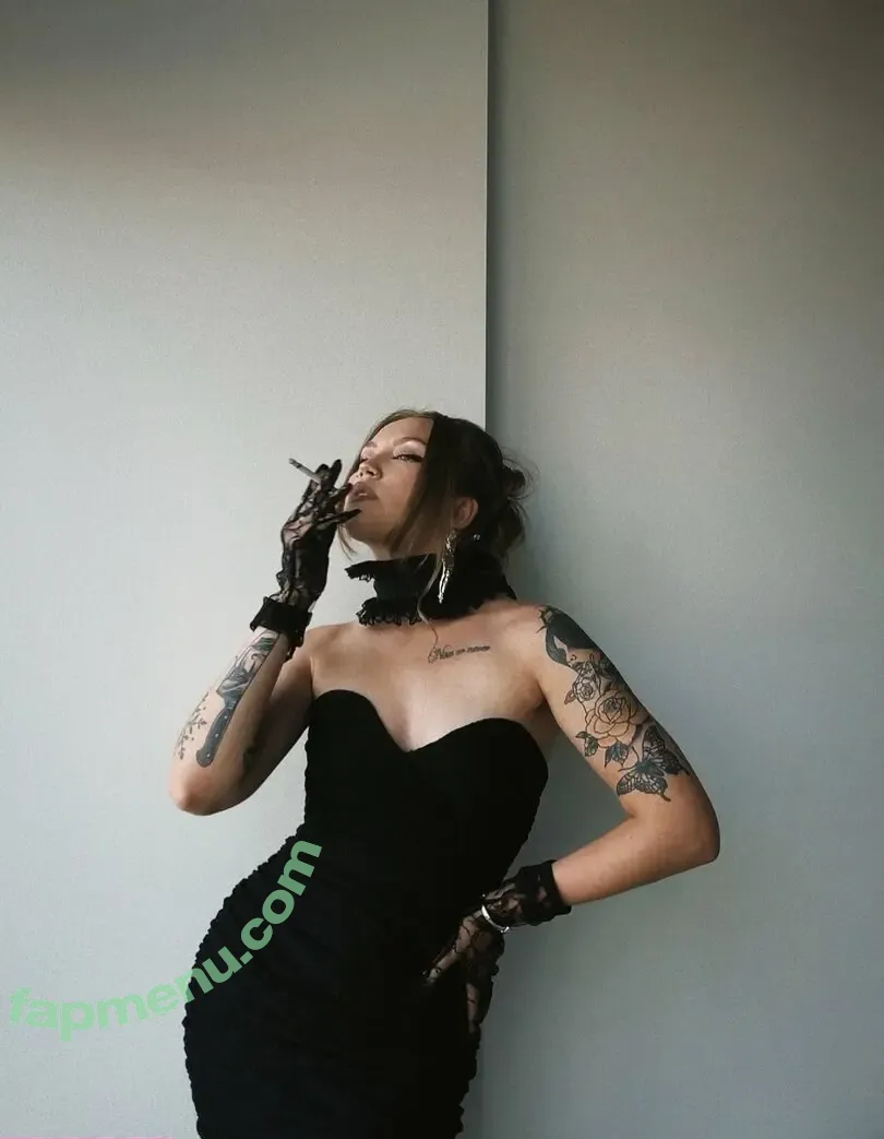 alanazombie nude photo #0043 (Zombie Girl / zombiemodel)