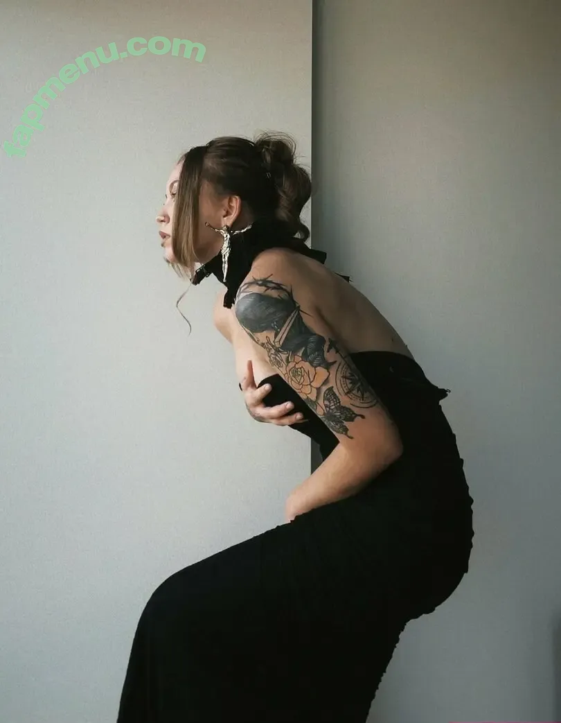 alanazombie nude photo #0048 (Zombie Girl / zombiemodel)