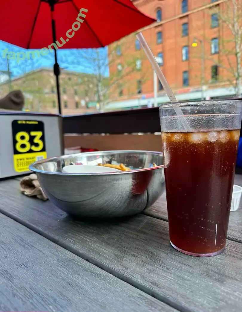 alcoholicsemenspitter nude photo #0010 (alcoholicsemenspitter)