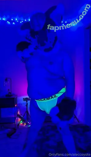 aleccoyote / alec_coyote nude photo #0039