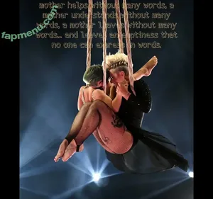 Alecia Beth Moore / Pink / The Singer nude photo #0062