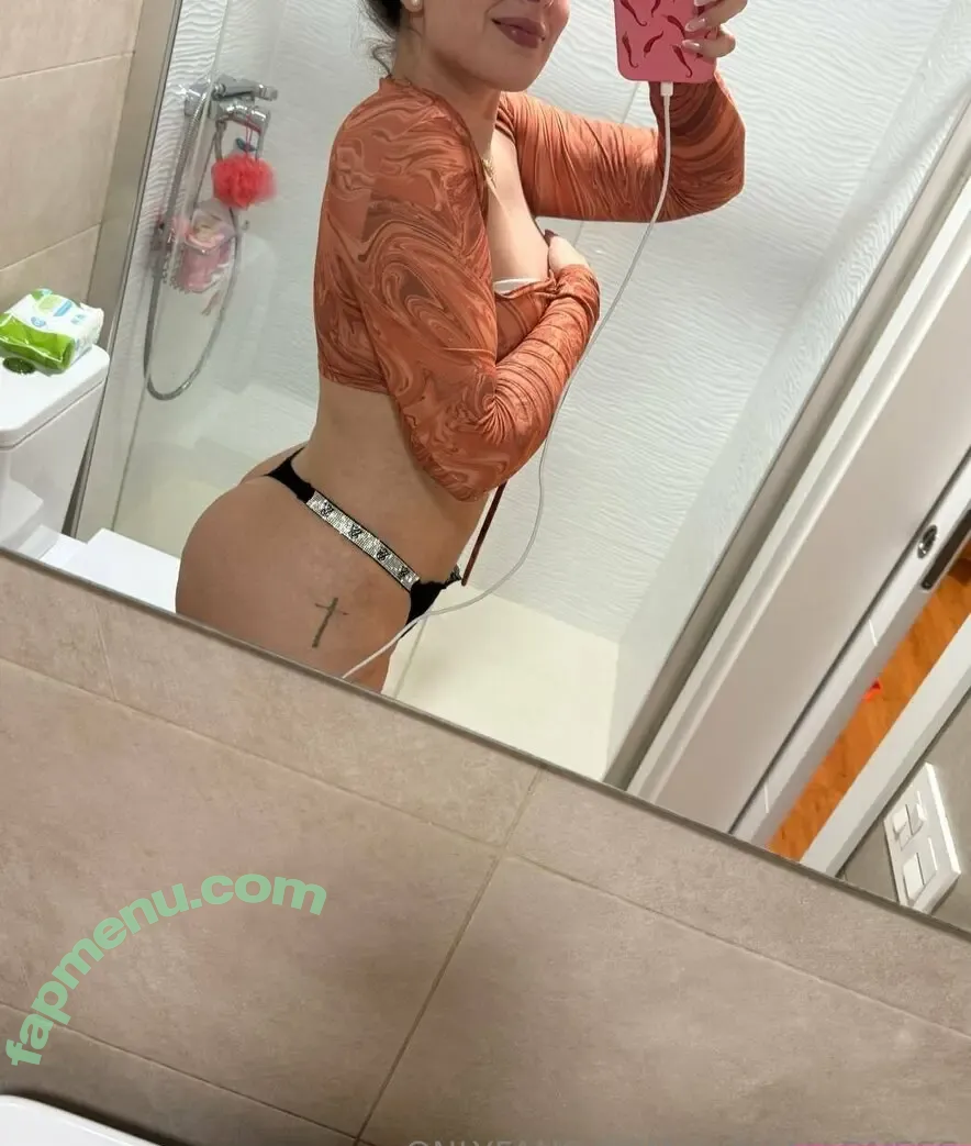Alejamadness nude photo #0049 (alexandrakerz)
