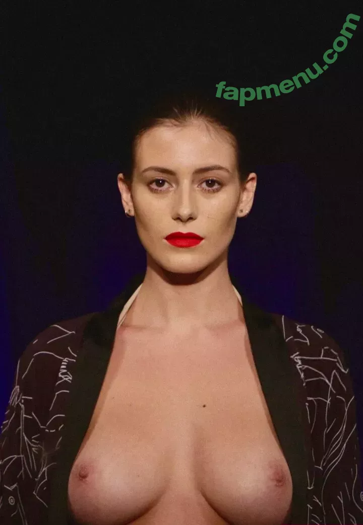 Alejandra Guilmant nude photo #1014 (AleGuilmantFan / aleguilmant)