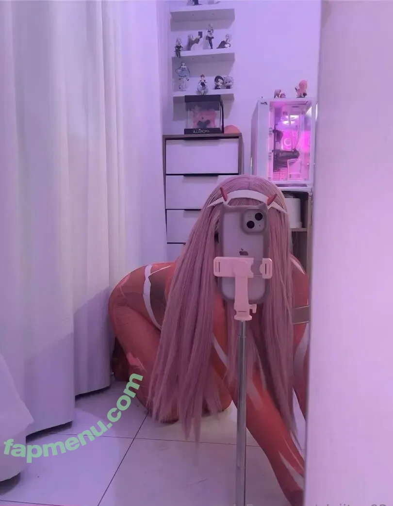 alejitaa02 nude photo #0008 (alejitaaa_)