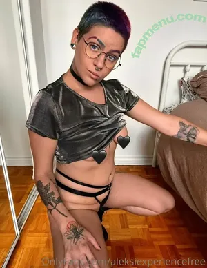  nude photo #0003