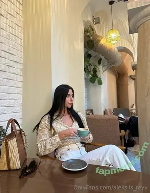 aleksiis_reyy / authoralexisrey_ nude photo #0024