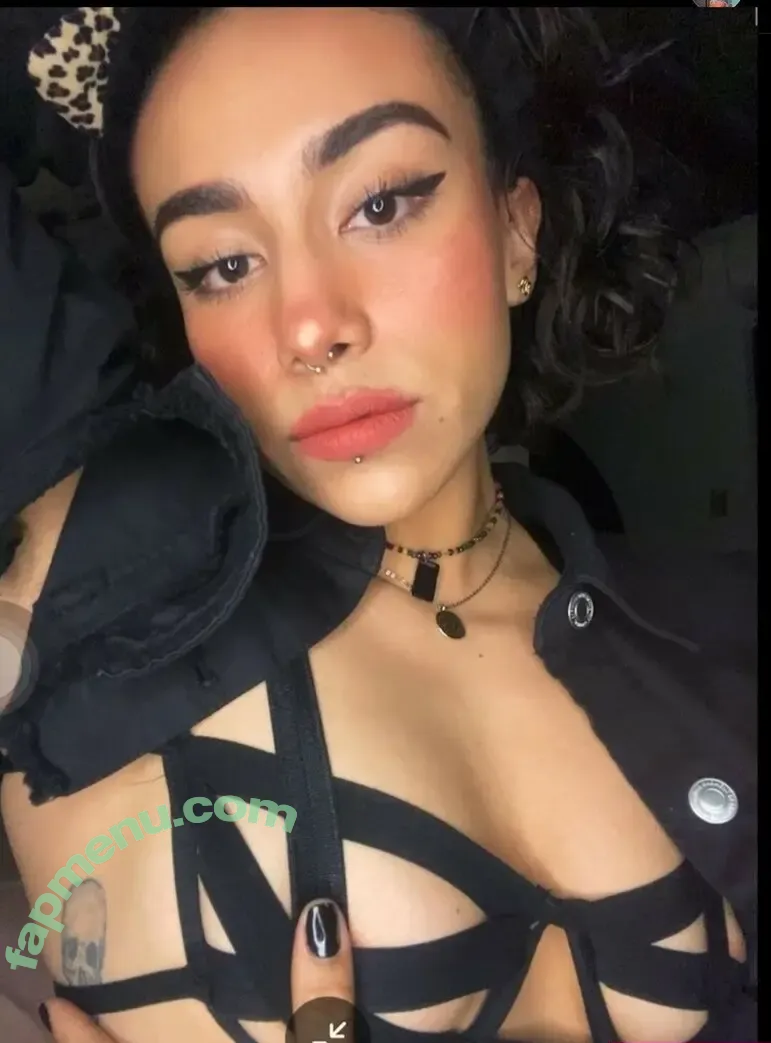 Alesanez nude photo #0037 (Alesanez)