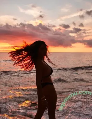 Alessa Holloway / Quizon / alessaquizon nude photo #0031