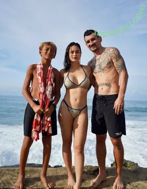 Alessa Holloway / Quizon / alessaquizon nude photo #0042