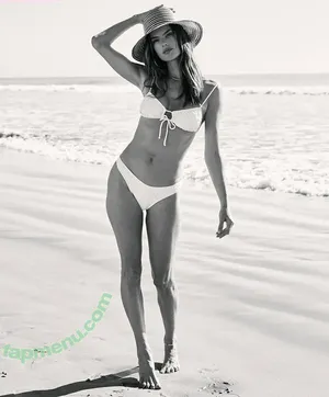 Alessandra Ambrosio / aleambrosio / alelovesanja / alessandraambrosio nude photo #4150