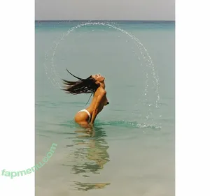 Alessandra Ambrosio / aleambrosio / alelovesanja / alessandraambrosio nude photo #4284