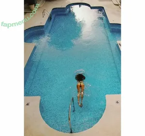 Alessandra Ambrosio / aleambrosio / alelovesanja / alessandraambrosio nude photo #4297