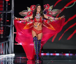 Alessandra Ambrosio / Alessandra / aleambrosio / alelovesanja / alessandraambrosio nude photo #4363