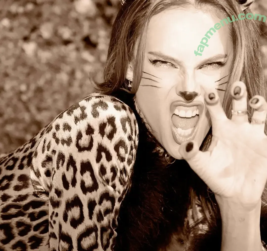 Alessandra Ambrosio nude photo #4209 (aleambrosio / alelovesanja / alessandraambrosio)