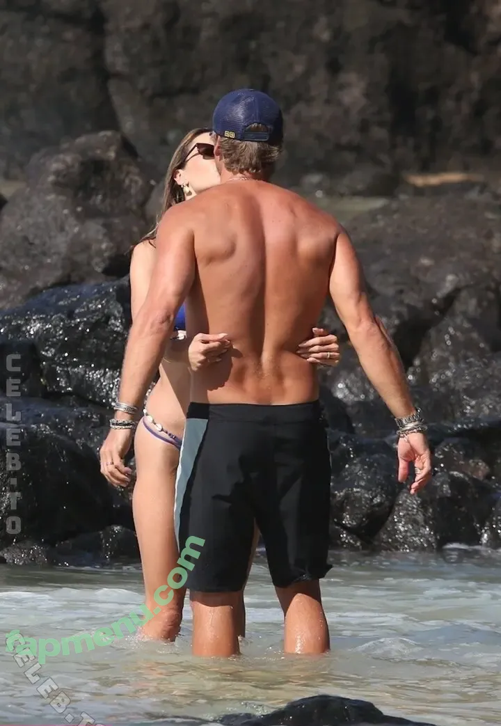 Alessandra Ambrosio nude photo #4498 (Alessandra / aleambrosio / alelovesanja / alessandraambrosio)
