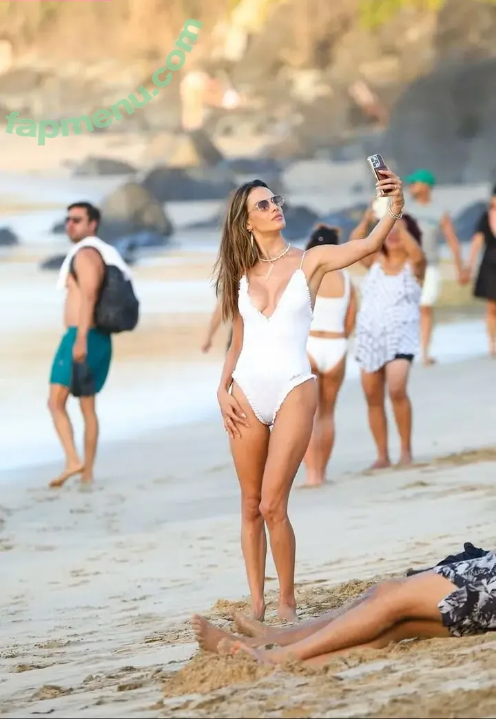 Alessandra Ambrosio nude photo #4553 (Alessandra / aleambrosio / alelovesanja / alessandraambrosio)