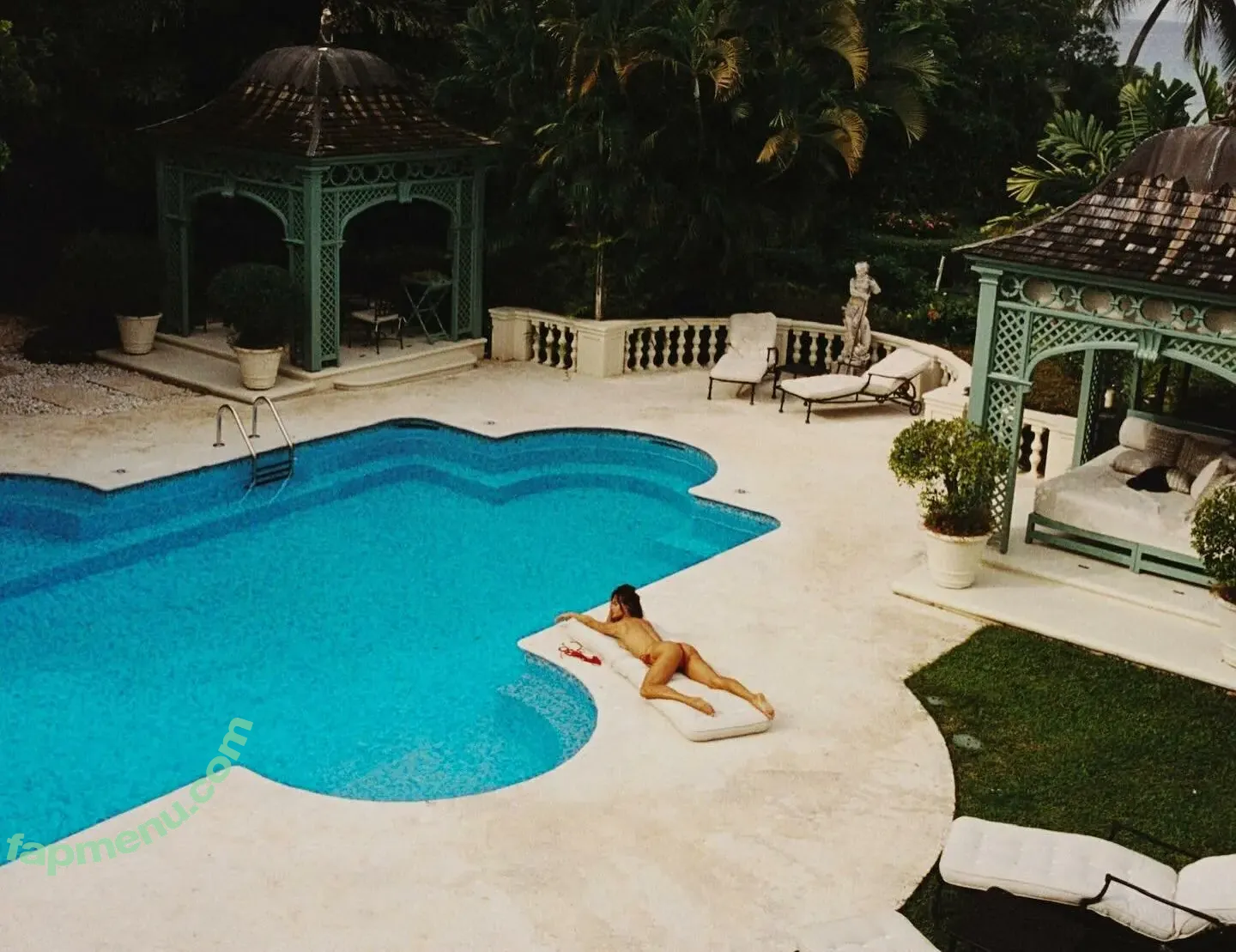 Alessandra Ambrosio nude photo #4559 (Alessandra / aleambrosio / alelovesanja / alessandraambrosio)