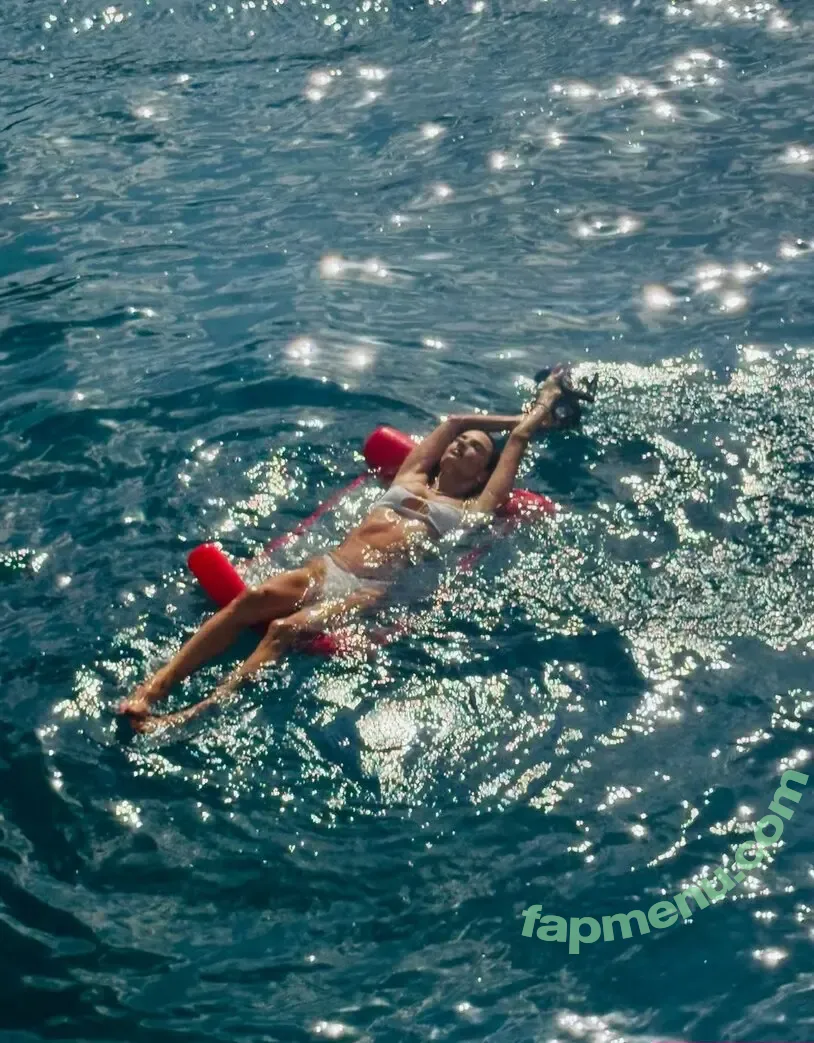 Alessandra Ambrosio nude photo #4664 (Alessandra / aleambrosio / alelovesanja / alessandraambrosio)