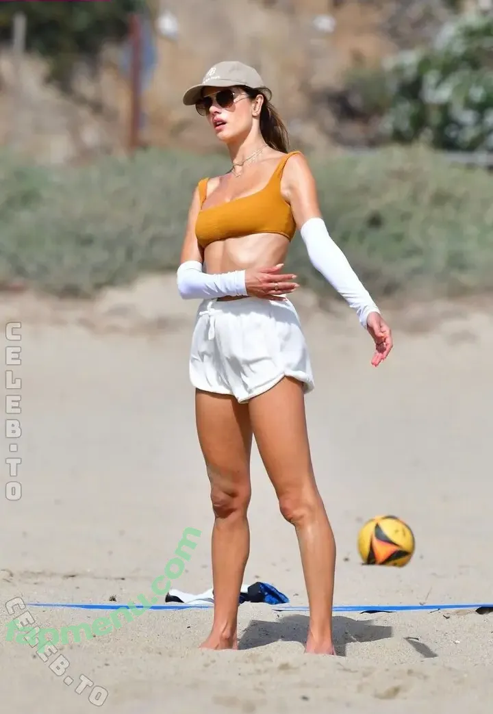 Alessandra Ambrosio nude photo #4827 (Alessandra / aleambrosio / alelovesanja / alessandraambrosio)