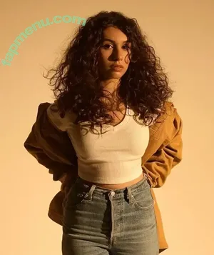 Alessia Cara / 697145310 / alessiacara / alessiasmusic nude photo #0231