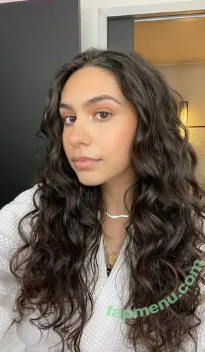 Alessia Cara / 697145310 / alessiacara / alessiasmusic nude photo #0232