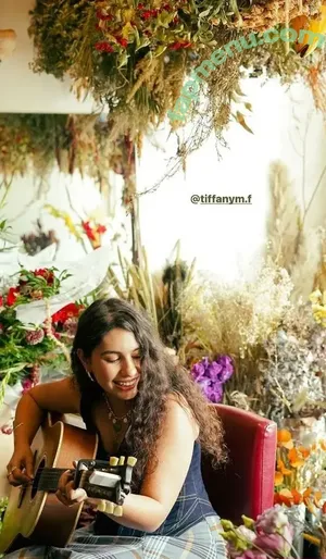 Alessia Cara / 697145310 / alessiacara / alessiasmusic nude photo #0252