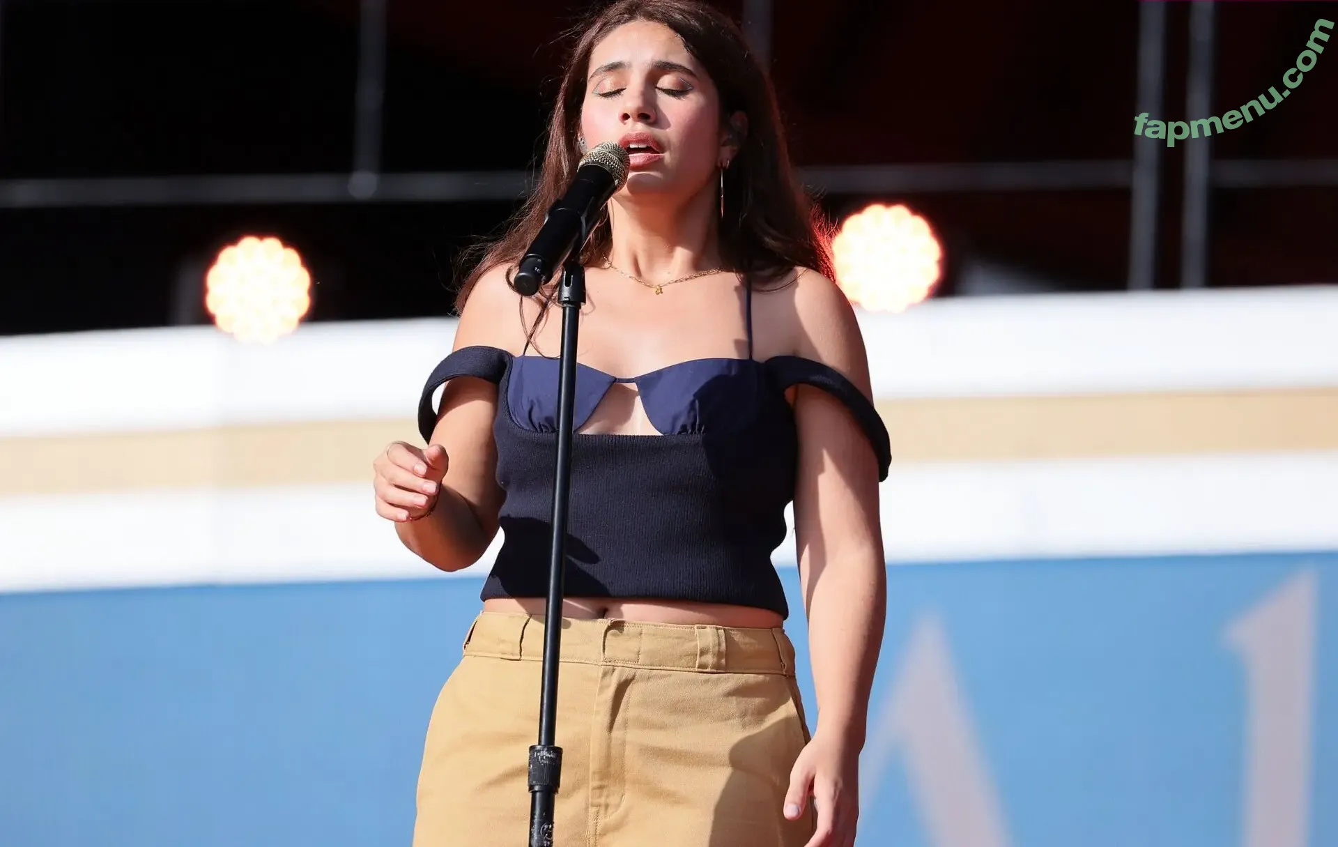 Alessia Cara nude photo #0125 (697145310 / alessiacara / alessiasmusic)