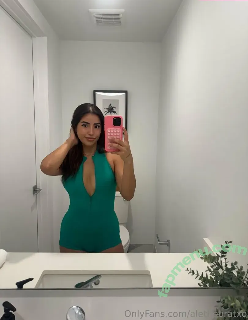 alethebratxo nude photo #0002 (alethebratxo)